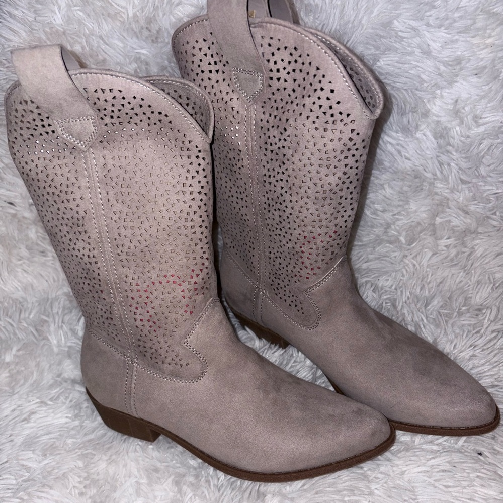 Arizona Jean Company Women's Perforated Western Boots - Taupe